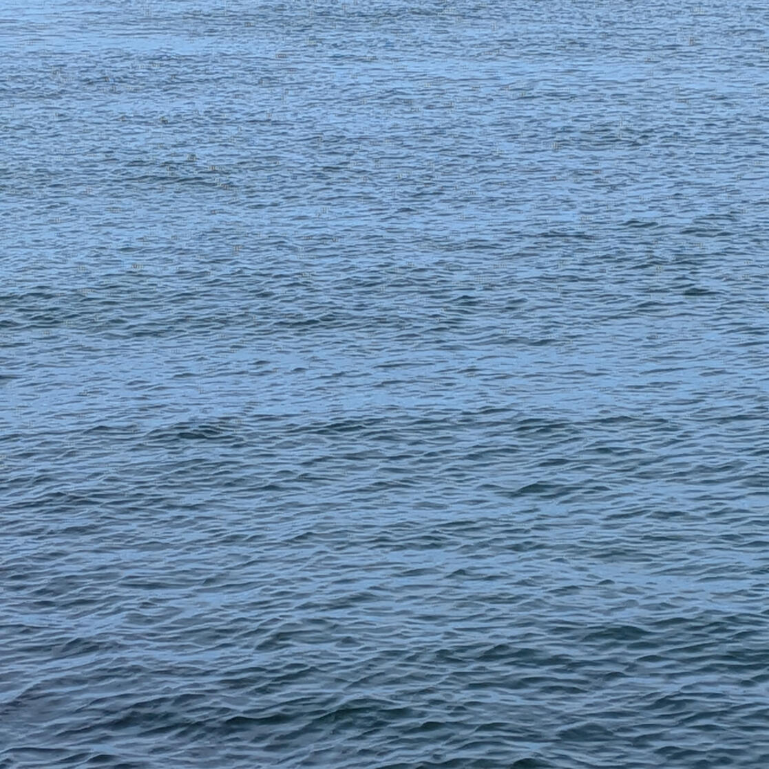 A close up of the ocean.